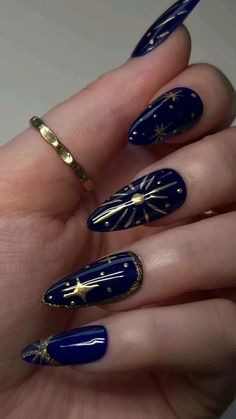 30+ Fall Nail Art Ideas and Smokin' Autumn Colors 2024 - HubPages Royal Blue Nails, Navy Blue Nails, Blue Acrylic Nails, Colorful Nails, Nail Swag, Ideas Outfit, New Year's Nails