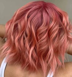 Gold Hair Colors, Hair Color Rose Gold, Peach Hair, Hair Artist, Beautiful Hair Color, Lob Haircut, Peinados Fáciles Para Cabello Corto, Hair Color And Cut, Hair Dye Colors