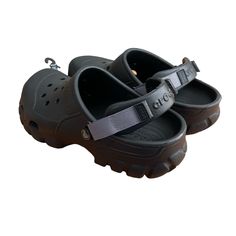 Crocs Offroad Sport Clog Black Men’s 10/Women’s 12 Nwt Adjustable Heel Strap Unisex Offroad Sport Clog Item #202651 Off-Road Or Around Town, This Clog Is Ready For Adventure. It Has All Of The Comfort You Expect From Crocs With Its Croslite Foam Construction. You Also Get An Adjustable Heel Strap So You Can Have A More Secure Fit, As Well As A More Aggressive And Rugged Outsole Pattern. Offroad Sport Clog Details: Croslite Foam Construction Makes It Light And Comfortable Adjustable Turbo Strap L Black Clogs With Cushioned Footbed For Outdoor Activities, Functional Black Clogs With Rubber Sole, Black Casual Clogs For Outdoor Activities, Casual Black Clogs For Outdoor Activities, Comfortable Black Clogs For Outdoor Activities, Black Waterproof Functional Clogs, Functional Waterproof Black Clogs, Functional Black Waterproof Clogs, Black Synthetic Clogs For Outdoor Activities