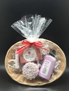 1 soap 1 mini lotion, 1 bath bomb, 1 lip balm 1 Basket & filler Remove Bleach Stains, Mini Lotion, Bridal Shower Prizes, Shower Prizes, Goats Milk Lotion, Best Lotion, Basket Fillers, Relax Spa, Best Soap