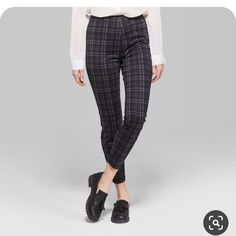 Nwt! 90s Vibes Leggings, These Leggings Can Absolutely Be Worn As Pants Thanks To The Fabric Quality Moonlight Blue Plaid Offers Welcome! Casual Tight Pants For Workwear, Casual Tight Leggings, High Waist Stretch Plaid Bottoms, High Waist Gray Leggings For Fall, Casual High Waist Leggings For Work, Paris Lookbook, Leggins Outfit, Plaid Leggings, Knit Leggings