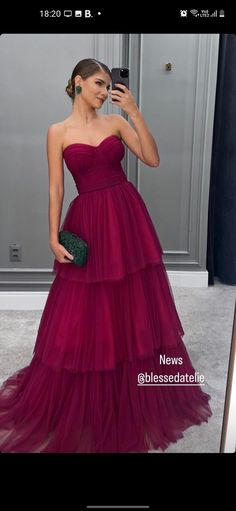 Cotillion Dresses, Navy Blue Long Dress, Vintage Green Dress, Dazzling Dress, Fiesta Outfit, Prom Dress Inspiration, Beautiful Prom Dresses, Wedding Dress Trends, Elegant Dresses Long