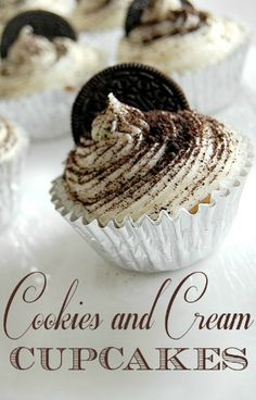 cookies and cream cupcakes on a plate with the title overlay reads cookies and cream cupcakes