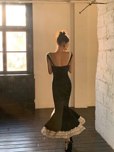 Fit Hula Dress, Socialite Style, Fairy Dresses, Cottagecore Fashion, Fishtail Skirt, Black Prom, Dark Light, Black And White Dress, Light Academia