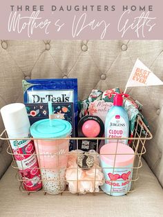 self care basket for Mother's Day Diy Mother's Day Gift Basket, Homemade Gifts For Mom, Mothers Day Baskets, Personalized Gift Baskets, Mom Gift Basket, Cute Gifts For Friends, Themed Gift Baskets