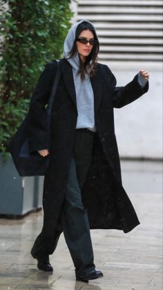 Kendall Winter Outfits, Flamboyant Natural Dresses, Raining Day Outfit, Style Kendall Jenner, Cold Outfit