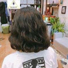 Korean Short Wavy Hairstyle, Korean Perm Short Hair With Bangs, Korean Perm Short Wavy Hair, Curly Short Hair Korean, Short Wavy Perm, Wavy Perm Short Hair, Korean Perm Short Hair, Long Hair Perm