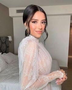 Prom Makeup Ideas, Prom Eyes, Light Makeup Looks, Glam Wedding Makeup, Bridal Makeup Natural, Braut Make-up, Wedding Makeup Looks, Bridal Makeup Looks, Modern Glam