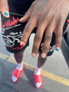 Play Nails Design, Como De Garcon Nails, Men Gel Manicure, Short Graffiti Nails, Nail Design Mens, Male Manicure Ideas, V Day Nails Short, Short Nail Designs For Men, Nail Designs Male