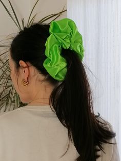 Handmade satin white and neon green set oversize scrunchie. Two hair elastic tie accessories. Oversize Scrunchie, Hair Elastic, Hair Elastics, Tie Accessories, Neon Green, Hair Ties, Scrunchies, Portugal, Hair Accessories