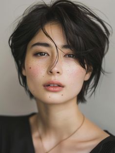 Best Short Haircuts for Long Faces - Find Your Style Cute Summer Hairstyles For Teens, Long Face Short Hair, Short Haircuts For Long Faces, Haircuts For Long Faces, Square Face Short Hair, Braids And Ponytails, Buns Braids, Short Textured Hair, Textured Pixie