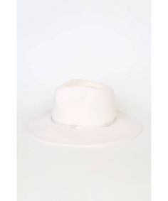 Our Cream London is made from 100% Australian wool felt. It features a genuine leather trim with double knots and a sewn turned brim and an amazing fit. This color is available in size medium with a ribbon size adjuster tucked into the sweatband allows you to size down to small. Founded by husband-and-wife duo Michael Hagen and Hedda Staines, Wyeth is inspired by the laid-back lifestyle of the California coast. Trendy takes on classic designs make this versatile line of hats a go-to for premium Felt Fedora, California Coast, Panama Hat, Wool Felt, Leather Trims, Fedora, Classic Design, Genuine Leather, Felt