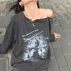 Off The Shoulder Sweater Grunge, Grunge Long Sleeve Outfit, Off Shoulder Shirt Aesthetic, Grunge Tops Aesthetic, Loose Off The Shoulder Top, Loose Aesthetic Outfits, Off Shoulder Baggy Shirt, Off The Shoulder Tshirt Outfits, Off The Shoulder Baggy Shirt