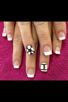 My nails for soccer and football Soccer Nails, Sports Nails, Football Wedding, Football Nails, Toes Nails, Ideas Para Cumpleaños, Nick Nacks, Tipi Wedding