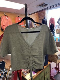 Italian linen blouse top, cropped top, it cinches in the front, fun and elegant. 100% linen. One size Free Linen Shirt Pattern, Linen Top Pattern, Linen Tops Women, Linen Style Fashion, Long Blouse Designs, Blusas Top, Linen Tops, Linen Top Women, Blouse Casual Fashion