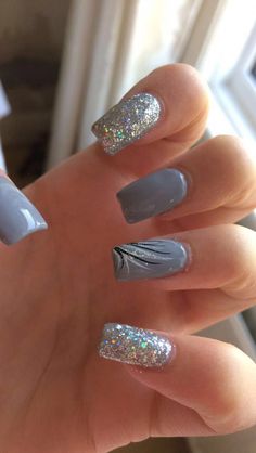 White Gray Nails With Designs, Black White Gel Nail Designs, Gray Nail Designs Summer, Gray Nails With Black Design, Black And Grey Glitter Nails, Gray White And Silver Nails, Gray Gel Nail Designs, Silver Gray Nails Acrylic, Gray Fingernail Designs