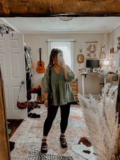 Moving Out Outfit, Jeans Church Outfit Summer, Spring Mom Outfits 2024, Outfits To Hide Mom Pouch Ideas, Mom Drop Off Outfit, Comfy Church Outfit, Mid Sized Outfits, Lazy Mom Outfits, Stay At Home Mom Outfits