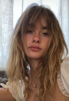 Rambut Brunette, Dirty Blonde Hair, Dirty Blonde, Cut My Hair, Hair Inspo Color, Grunge Hair, Hair Day, Hairstyles With Bangs