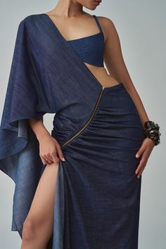 The lara ensemble features a denim quilted infinity bralette paired with a denim zip-detailed sari, offering a contemporary twist on traditional attire. This unique combination blends comfort with urban chic, making it a standout choice for those looking to express a modern, fashion-forward style with a nod to classic denim aesthetics. Ideal for occasions where comfort meets sophistication, this outfit promises to make a bold statement while ensuring ease of wear. Denim Bralette, All Jeans, Traditional Attire, Urban Chic, Colored Denim, Indian Outfits, Fashion Inspo Outfits, Chic Outfits, Bralette