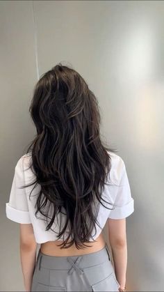 Asian Layered Hair Medium, Long Layered Hair With Bangs, Bangs Ideas, Butterfly Haircut, Layered Hair With Bangs, Hair Stylies