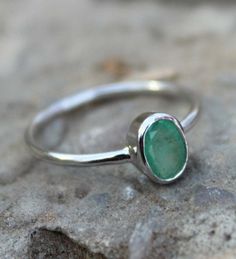 Simple Emerald Ring, Emerald Silver Ring, Dainty Women, May Birthstone Rings, Green Emerald Ring, Green Stone Rings, Zierlicher Ring, Simple Ring