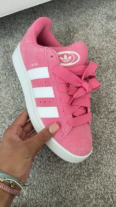 #shoes #backtoschool #adidas #adidascampus #cuteshoes Stylish Outfits Casual, Shoes For School, Shoe Wishlist, Adidas Shoes Women