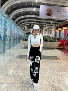 Cute Outfits With Leggings, Airport Outfits, Anushka Sen, Everyday Casual Outfits, Bollywood Outfits