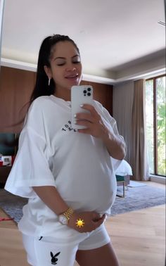 Pregnant Latina Baddie, Clothes For Pregnant Women Outfits, 9 Month Pregnant Outfits, Baddie Pregnancy Outfits Summer, Baddie Maternity Outfits, Small Bump Maternity Outfit, Pretty Pregnant Outfits, Cute Pregnant Outfits, Pregnant Women Outfits