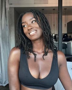 Natural Hair Journey Tips, Locs Black Women, Hair Journey Tips, Traditional Locs, Model Smile, Beautiful Dreadlocks, Short Locs Hairstyles, Black Hair Care, Hair Crush