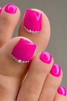 Morily Press on Toenails Short - Hot Pink Fake Toe Nails with 3D Rhinestones Design Cute Square Acrylic Toenail Kit Solid Color False Stick on Toes Nail for Women Diamond Toes Nails, Toes Nails Colors, Pedicure Toenails, Toe Nail Colors, Pink Toe Nails, Feet Nail Design, Pedicure Designs Toenails, Fake Toenails