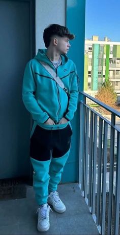 Cold Streetwear, Drip Outfits Men, Nike Tech Fleece Outfit Men, Nike Tech Fleece Men, Nike Tech Tracksuit, Drip Outfits, Uk Drip, Drip Fits, Jogging Outfit