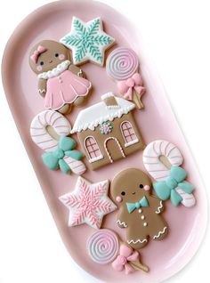 Gingerbread Boy & Girl S/2 Cookie Cutters - Etsy Star Gingerbread Cookies, Gingerbread Decorated Cookies, Gingerbread Centerpiece Ideas, Gingerbread Cookie Decorating Ideas, Galletas Aesthetic, Bussines Packaging, Gingerbread Girl Cookie, Cookie Techniques