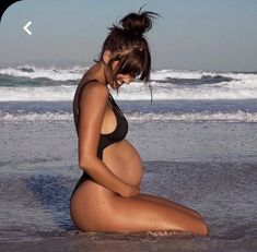 Swimming While Pregnant, Strand Shoot, Vom Avea Un Copil, Tan Tips, Spray Tan Tips, Pregnancy Announcement Photoshoot