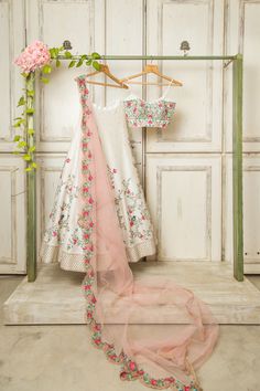 These light and breezy floral embroidered lehengas are must have for your Mehendi or Hladi function!! .. . #floralehenga #ivorylehenga #pastellook #indianweddings #outfitoftheday #preweddingoutfit Rose Pink Lehenga, Blouse With Side Zip, Lehenga Inspiration, Simple Lehenga, Trendy Outfits Indian, Ivory Skirt, Indian Outfits Lehenga, Lehenga Designs Simple