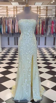 Dress School Dance, Dresses School Dance, Winter Formal Dress, Tulle Prom Dress Long, Dress School, Prom Inspo, Evening Style, Winter Formal Dresses, Prom Dresses Yellow