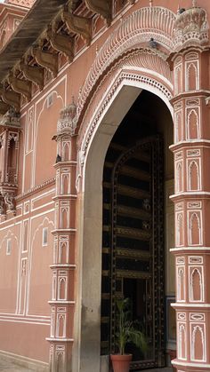 Jaipur gate ✨ Jaipur Pics, Aesthetic Jaipur, Desi Aesthetics, Mughal Architecture, Clever Captions For Instagram, Best Poses For Photography