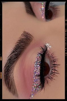 Glitter Eyeliner Looks, Makeup For Parties, Glitter Eye Makeup Tutorial, Sparkle Eyeliner, Glittery Eyeliner, Sparkly Eye Makeup, Makeup For Weddings, Glitter Face Paint, Pink Makeup Tutorial