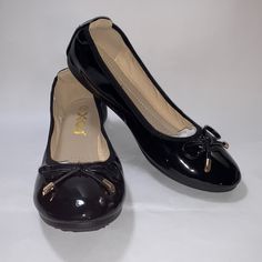 Meeshine Nwot Black Patent Leather Flats Size 37 / 6 Black Patent Leather With Bow. Gold Tip Never Worn Includes White Covers For Each Shoe And Meeshine Brown Bag Black Flats With Round Toe For Party, Black Round Toe Party Flats, Black Party Flats With Round Toe, Black Patent Leather Round-toe Flats, Black Patent Leather Flats With Round Toe, Black Patent Leather Round Toe Flats, Black Patent Leather Closed Toe Flats, Black Party Flats, Party Patent Leather Flats With Round Toe