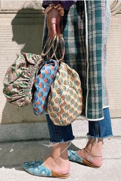 Indian Block Printing, Puff Design, Artisan Bag, Sac Diy, Embroidered Tote, Indian Prints, Leather Ring, Indian Block Print, Suede Fringe