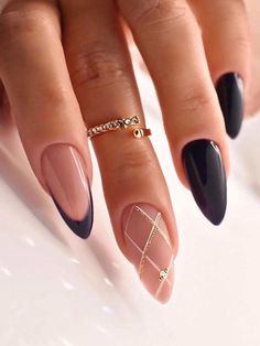 Nail Arts, Nail Polishes, Black Nails, Nail Manicure, False Nails