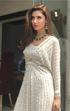 Mahira Khan Suits, Maira Khan, Mahira Khan Dresses, Asian Dresses, Desi Wedding Dresses, Mahira Khan, Stylish Short Dresses, Drape Dress, Pakistani Style