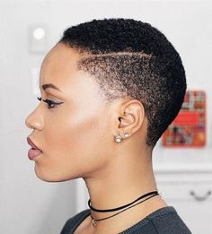 Twa With A Shaved Line Tapered Twa Hairstyles, Blonde Twa, Tapered Twa, Cabello Afro Natural, Bantu Knot