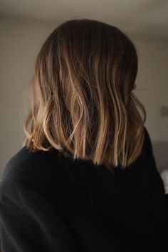 A Line Bob Textured, Slightly Curled Hair Waves, Lob Thick Hair Straight, Woman’s Bob Haircut, Natural Balayage Short Hair, Shoulder Length Bronde Balayage, A Line Long Bob, Wavy Straight Hair, Bob Balayage