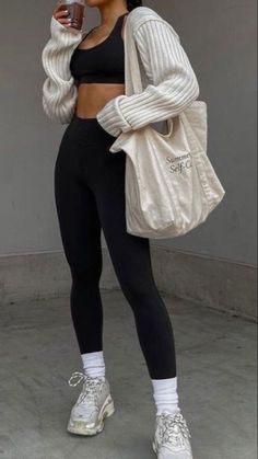 Pilates Outfits, Outfits Leggins, Modele Fitness, Look Legging, Mode Hipster, Pastel Outfit