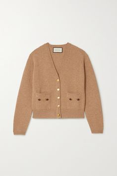 Gucci's cardigan is embellished with a signature gold horsebit - the iconic hardware references classic archival hits. It's spun from soft cashmere in a versatile camel shade. Wear yours over a printed tee or underneath an oversized trench coat. Gucci Cardigan, Gucci Jeans, Oversized Trench, Fall Wardrobe Staples, Oversized Trench Coat, Gucci Outfits, Gucci Horsebit, Cardigan Outfits, Style Cardigan