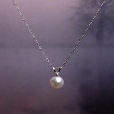 This stunning handcrafted Freshwater Cultured White Pearl drop necklace features an Elegant, Graceful, Cultured Freshwater Pearl suspended on a lightweight Sparkling Sterling Silver 925 Water Wave chain. This timeless classic is the perfect versatile piece to wear on any occasion. The photos do not give this beautiful Pearl Necklace any justice. To capture all its beauty and natural sparkle is impossible, to see this Pearl necklace is to love this necklace guaranteed! Style: Pendant Pearl type: Ocean Inspired Jewelry, Beautiful Pearl Necklace, Pearl Drop Necklace, Pearl Jewelry Sets, Mother Of Pearl Necklace, Electronics Jewelry, White Necklace, Pearl Types, Freshwater Cultured Pearls