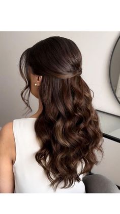 Wavy Open Hairstyle, Half Up Dos For Weddings, Elegant Hair Half Up Half Down, Brunette Styled Hair, Classic Formal Hairstyles, Formal Hair Down Styles, Brunette Hair Wedding Styles, Vintage Wedding Hair Down, Braids With Open Hair