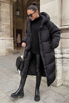 Long Black Puffer Coat Outfit, Long Puffer Outfit, Long Puffer Coat Outfit, Black Puffer Jacket Outfit, Long Black Puffer Coat