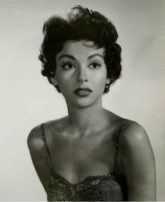 1950s Hairstyles, 50s Women, Vintage Hollywood Glamour, Rita Moreno, Vintage Black Glamour, Classic Actresses, Old Hollywood Glamour, Beauty Icons, Vintage Glamour