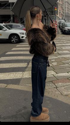 Fur Sweater. Fur Coat. Platform Ugg Boots. Vintage Coat. Celebrity Fashion. Casual Chic Style. Celebrity Style. Ellie Thurman, Platform Ugg Boots, Platform Ugg, Japan Winter, Fashion Paris, Fur Sweater, Boots Vintage, Uggs Outfit, Style Winter